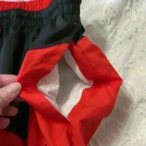 Nike Loose Fit‎ Above Knee Length basketball shorts. Size XL - Picture 7 of 12